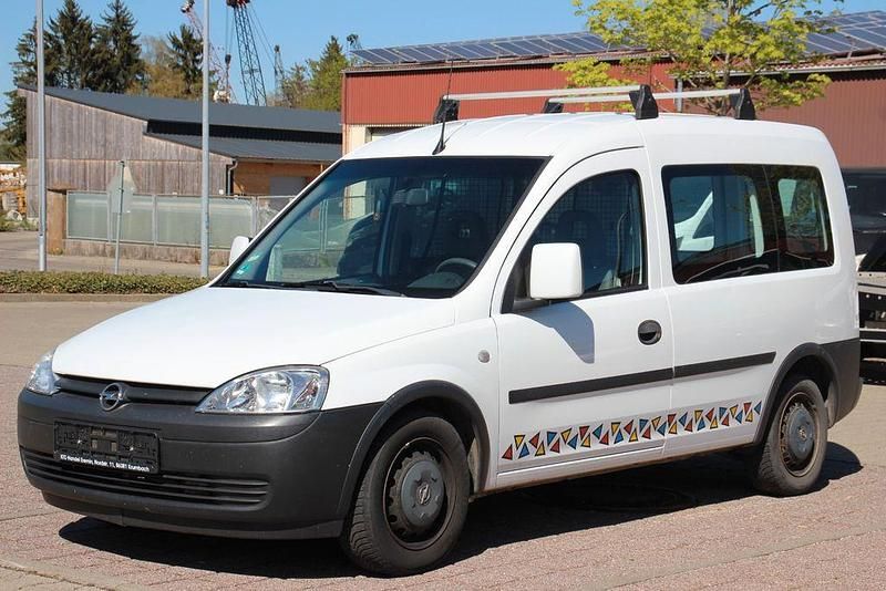 Second-hand Opel Combo 75 CP (55 kW) 2010 Alb Monovolum