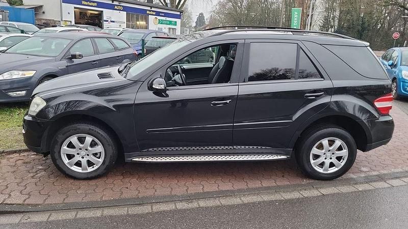 Gebraucht Mercedes ML280 190 PS (139 kW) 2008 Schwarz SUV