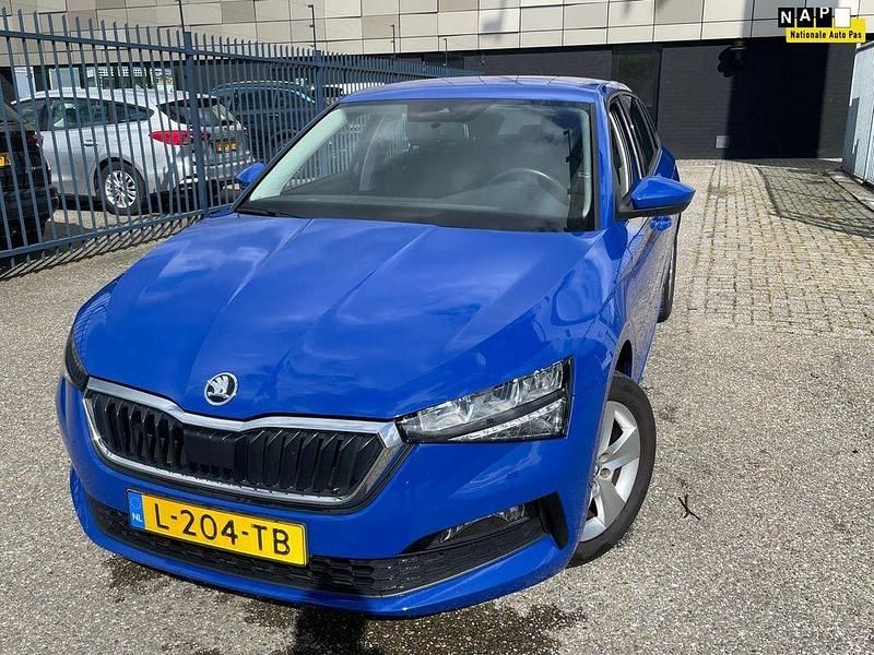 Blau Gebraucht 2021 Skoda Scala Kleinwagen | 12.428 € (Superpreis) - Bild 1/4