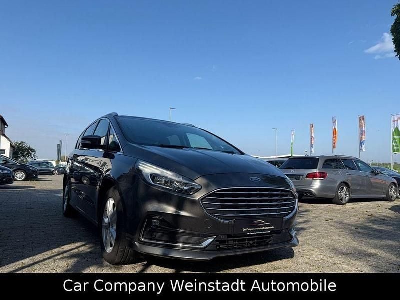Grau Gebraucht 2020 Ford S-MAX Titanium Van / Kleinbus | 15.490 € (Guter Preis) - Bild 1/4