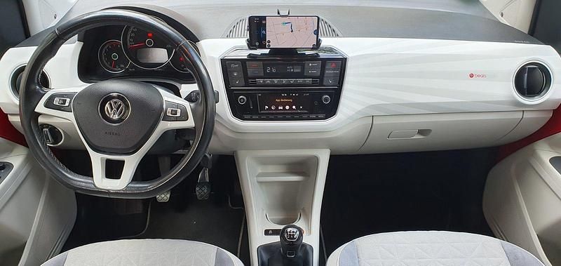 Rot Gebraucht 2017 VW up! Edition Kleinwagen | 9.250 € (Guter Preis) - Bild 1/4