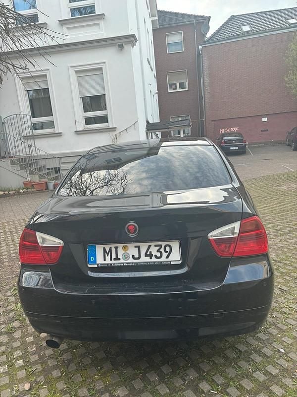 Gebraucht BMW 320 150 PS (110 kW) 2005 Schwarz Limousine