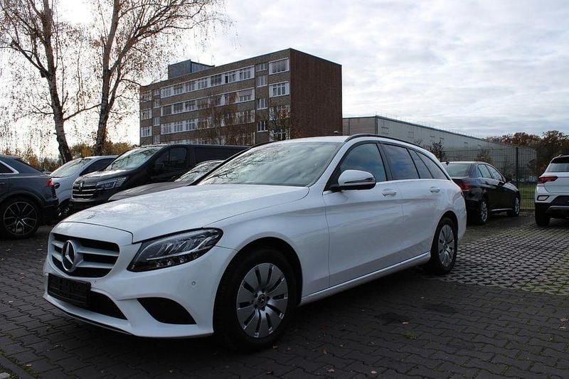 Weiß Gebraucht 2020 Mercedes C180 Kombi | 17.200 € (Superpreis) - Bild 1/4