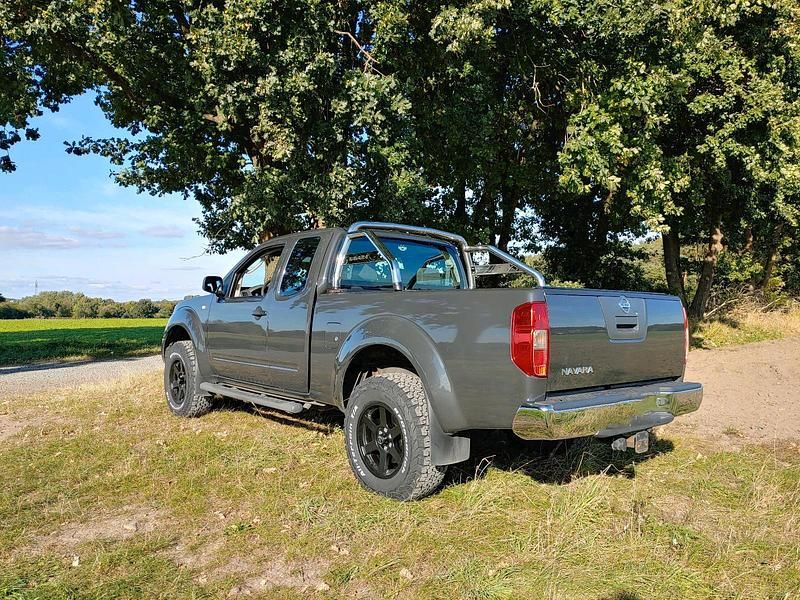 Gebraucht Nissan Navara 171 PS (125 kW) 2006 Grau Pickup