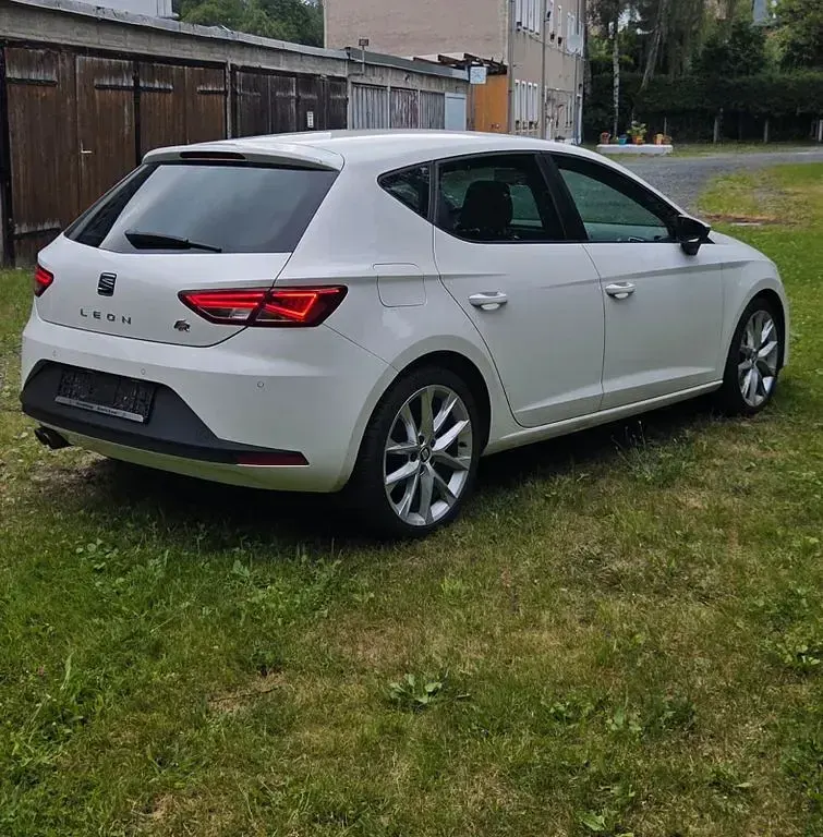 Gebraucht Seat Leon FR 125 PS (91 kW) 2015 Weiß Limousine
