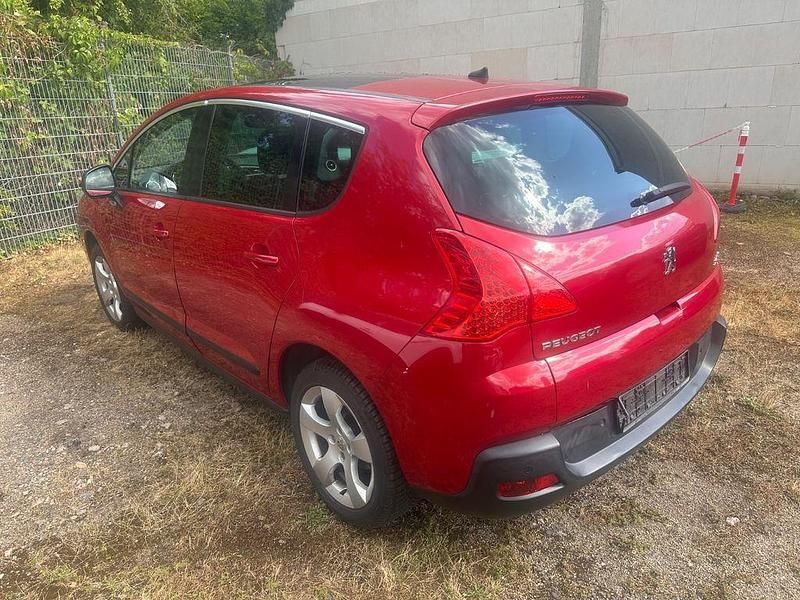 Gebraucht Peugeot 3008 Tendance 120 PS (88 kW) 2009 Rot SUV