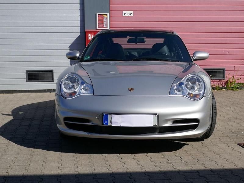 Second-hand Porsche 996 320 CP (235 kW) 2001 Argintiu Cabrio