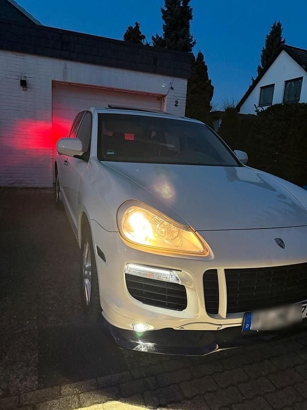 Weiß Gebraucht 2009 Porsche Cayenne SUV | 12.000 € (Etwas zu teuer) - Bild 1/4