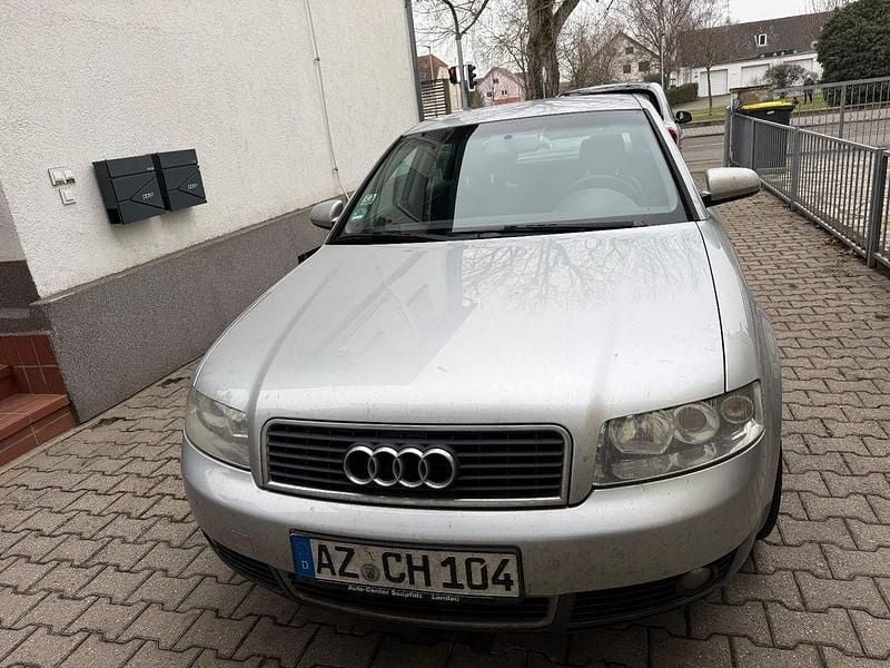 Silber Gebraucht 2003 Audi A4 Limousine | 600 € (Superpreis) - Bild 1/4