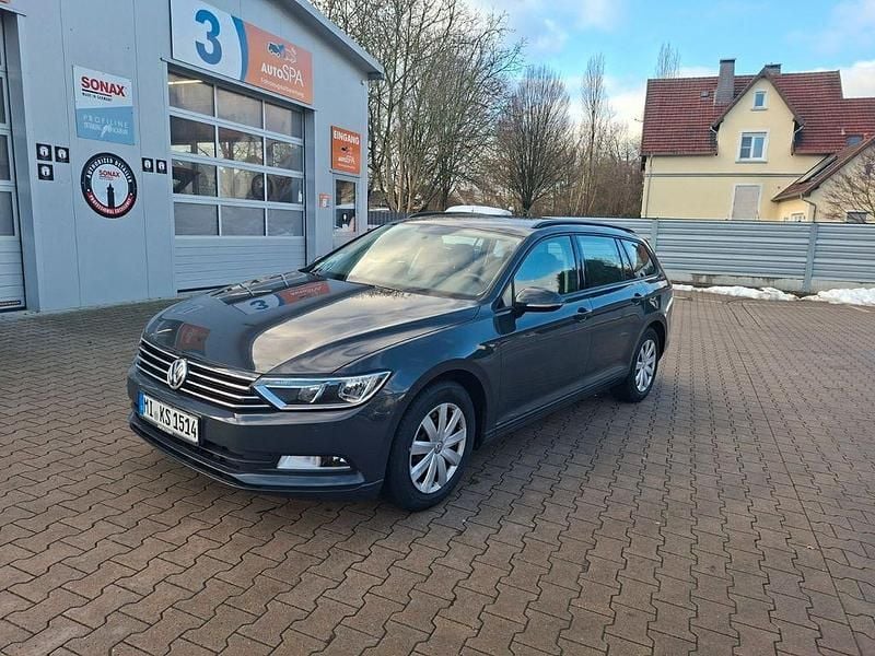 Grau Gebraucht 2018 VW Passat Comfortline Kombi | 10.800 € (Superpreis) - Bild 1/4