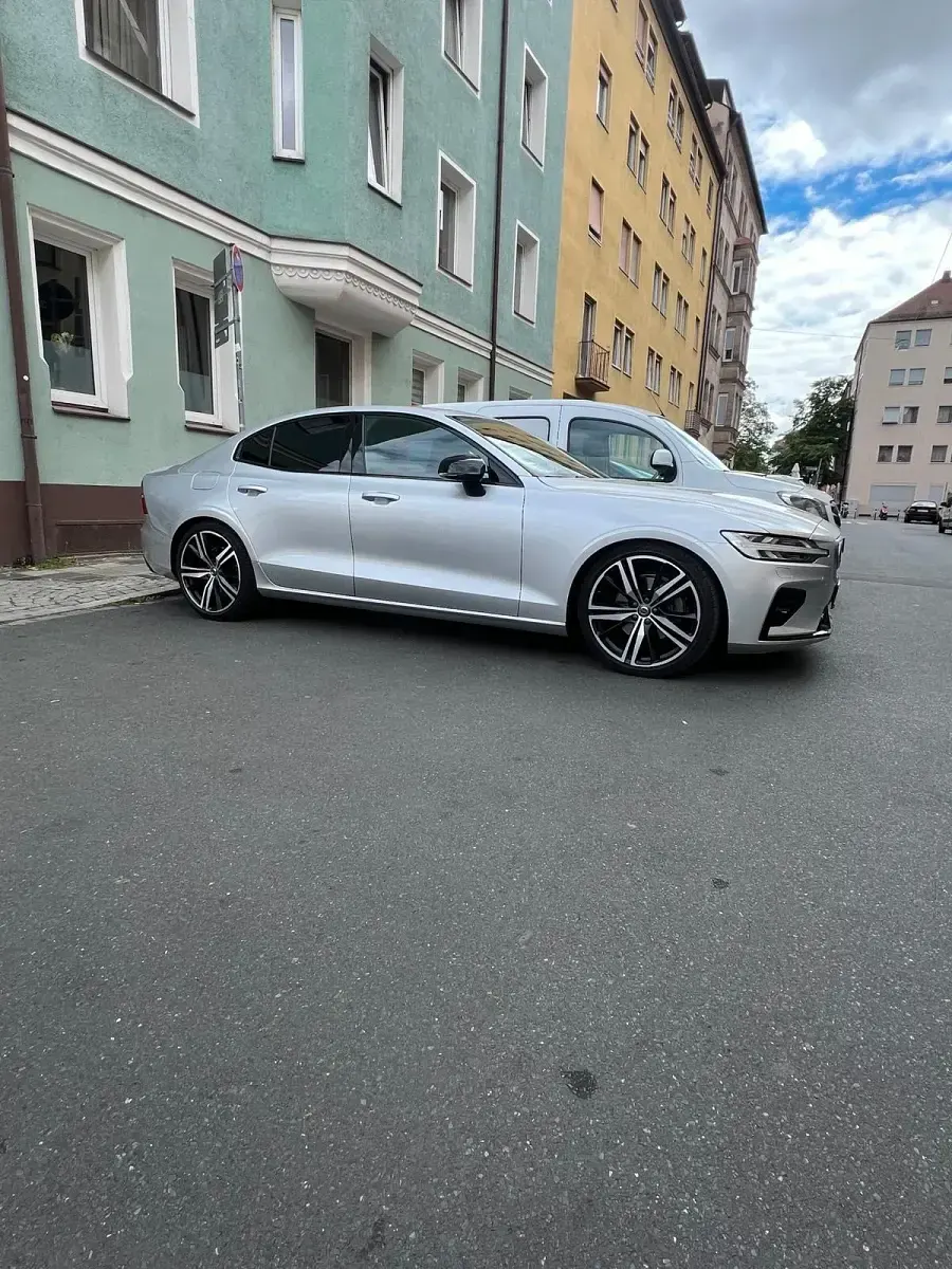 Gebraucht Volvo S60 R-Design 190 PS (139 kW) 2019 Limousine