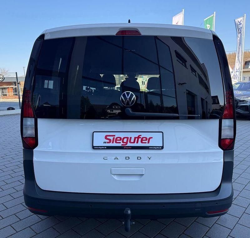 Gebraucht VW Caddy 75 PS (55 kW) 2022 Weiß Van / Kleinbus