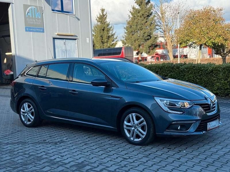 Gebraucht Renault Mégane GrandTour Experience 132 PS (97 kW) 2016 Grau Kombi
