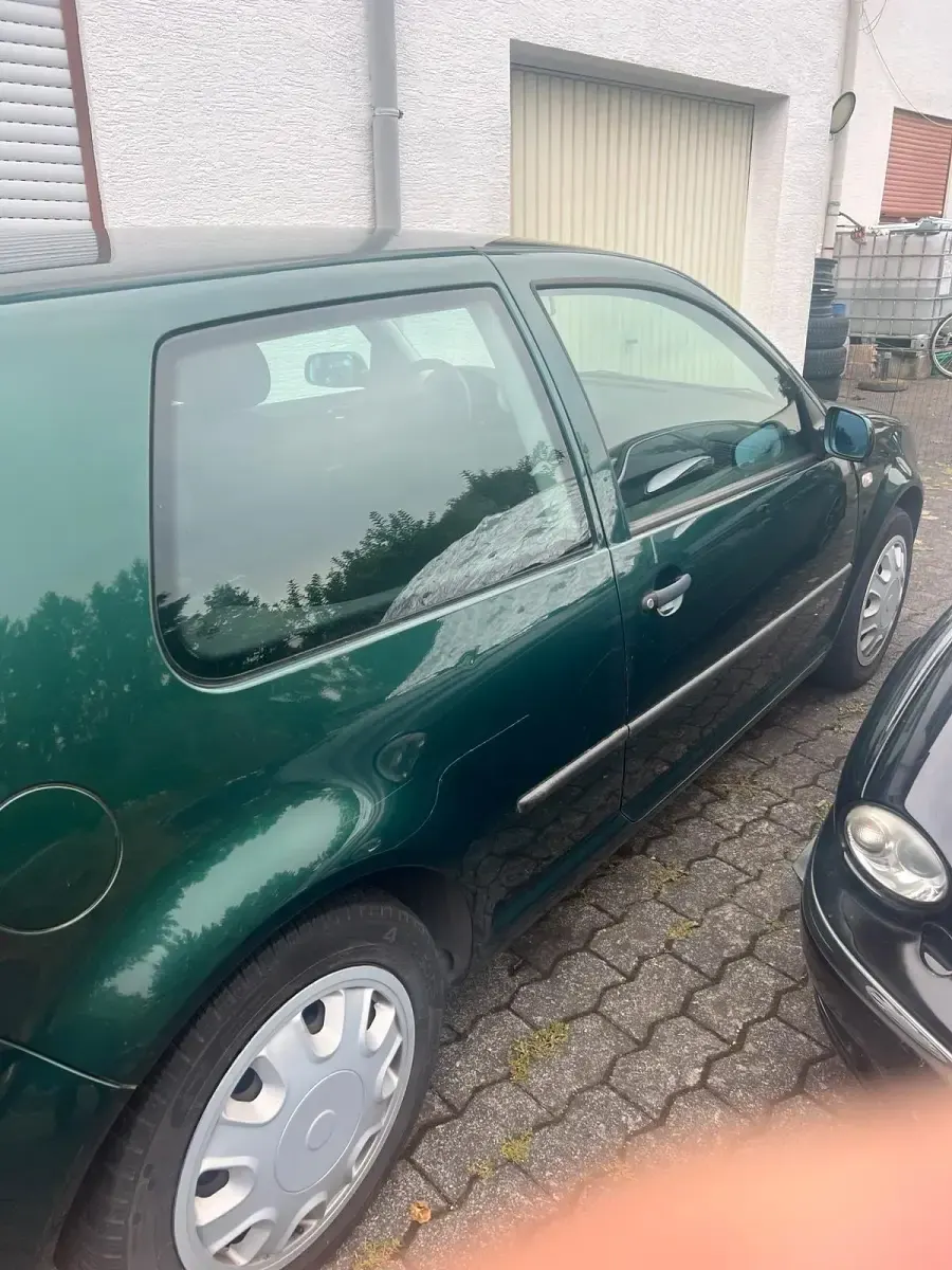 Gebraucht VW Golf IV Edition 105 PS (77 kW) 2001 Grün Kleinwagen