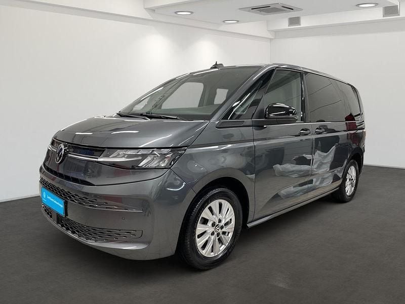 Gebraucht VW Multivan Life 150 PS (110 kW) 2024 Grau Van