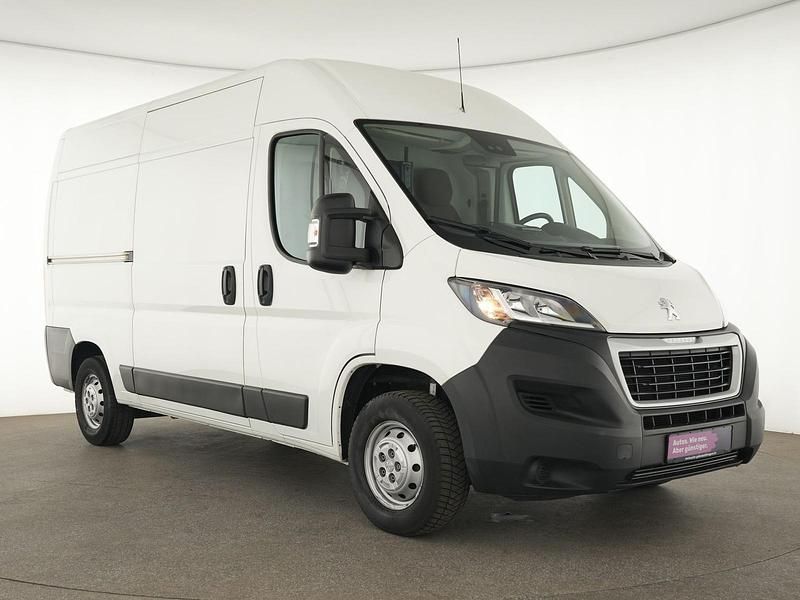 Gebraucht Peugeot Boxer Avantage 140 PS (102 kW) 2021 Weiss Van