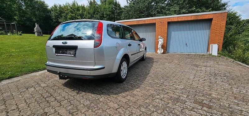 Silber Gebraucht 2006 Ford Focus Kombi | 2.250 € (Fairer Preis) - Bild 1/4