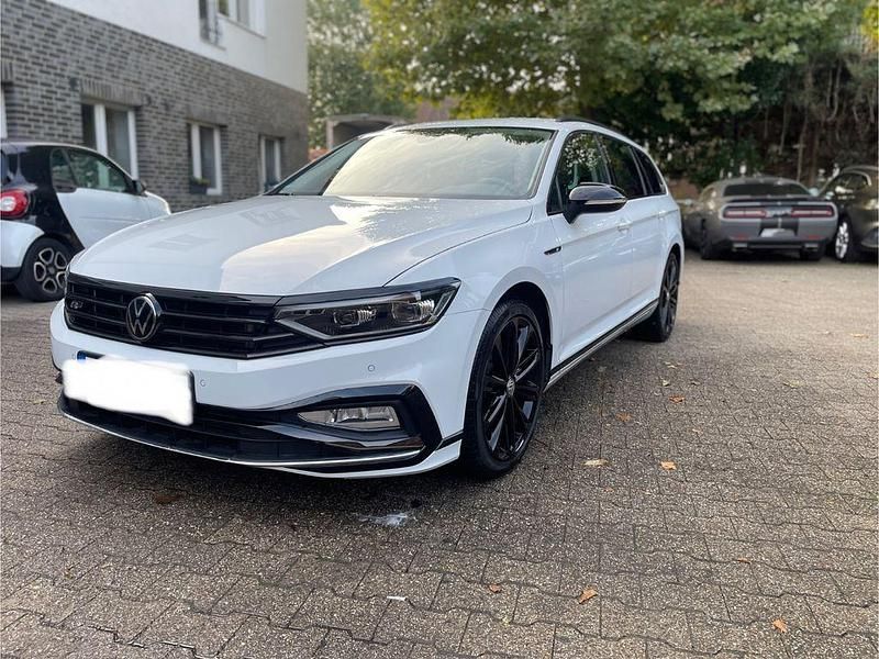 Gebraucht VW Passat R-line 200 PS (147 kW) 2024 Weiß Limousine