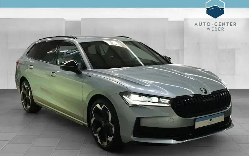 Gebraucht Skoda Superb SportLine 150 PS (110 kW) 2025 Kombi