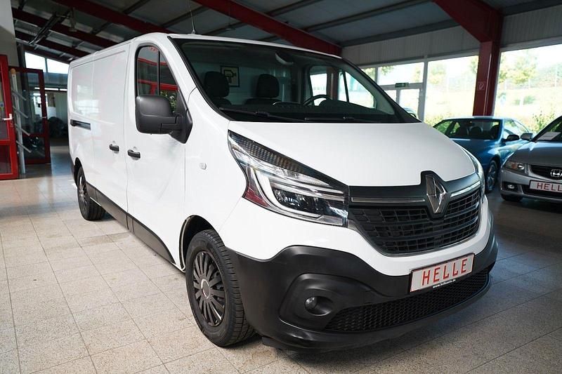 Gebraucht Renault Trafic Komfort 145 PS (106 kW) 2020 Weiß Van / Kleinbus