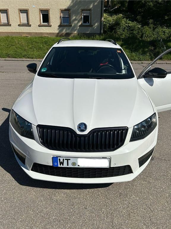 Weiß Gebraucht 2015 Skoda Octavia RS Kombi | 10.400 € (Guter Preis) - Bild 1/4