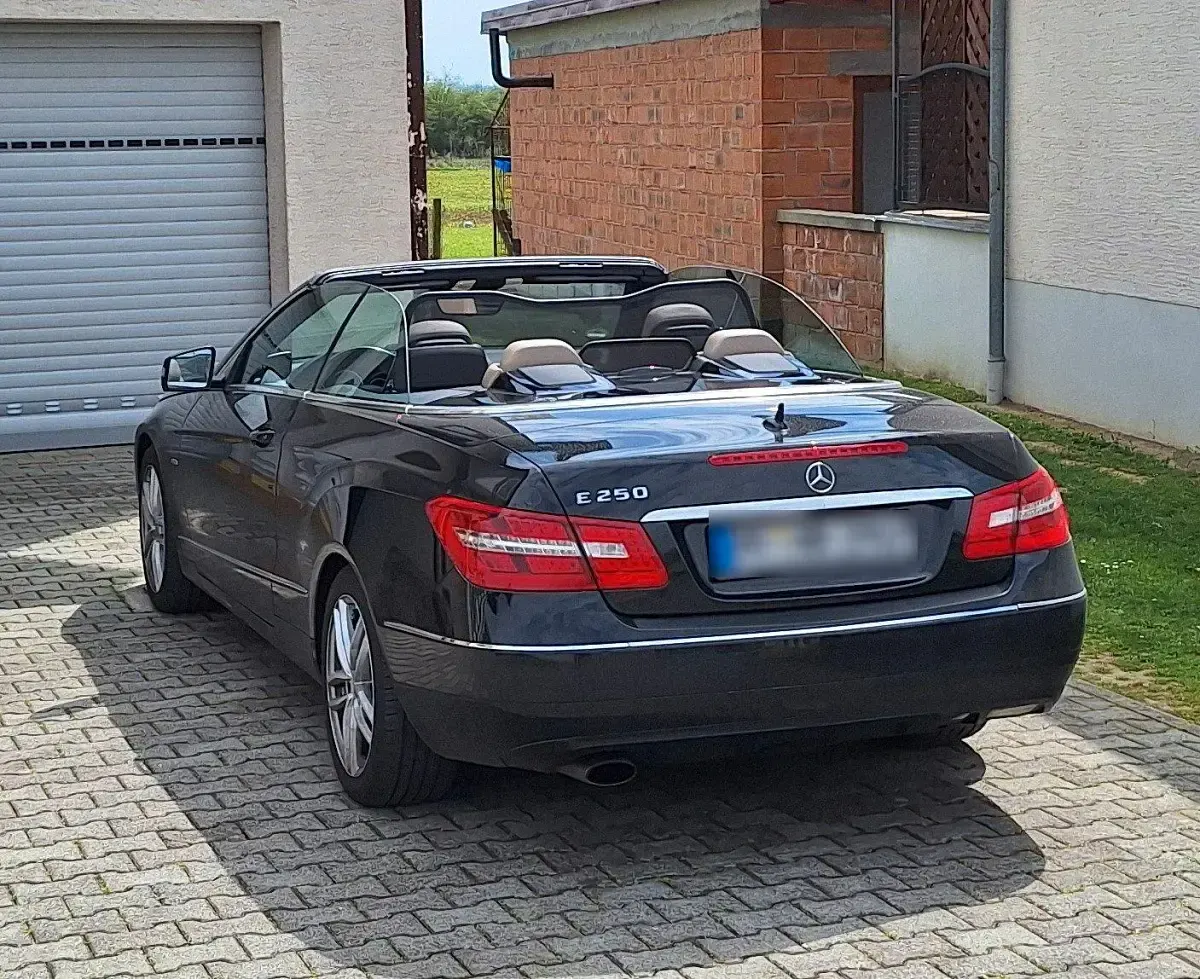 Usata Mercedes E250 2012 Nero Cabrio