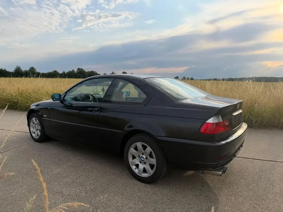 Gebraucht BMW 318 143 PS (105 kW) 2002 Schwarz Coupé