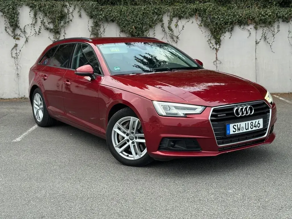 Używany Audi A4 Ambiente 231 KM (169 kW) 2019 Czerwony Sedan/Limuzyna