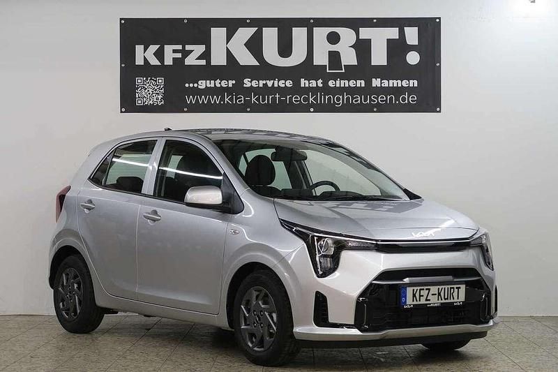 Sparklingsilber Gebraucht 2025 Kia Picanto Kleinwagen | 16.499 € (Guter Preis) - Bild 1/4