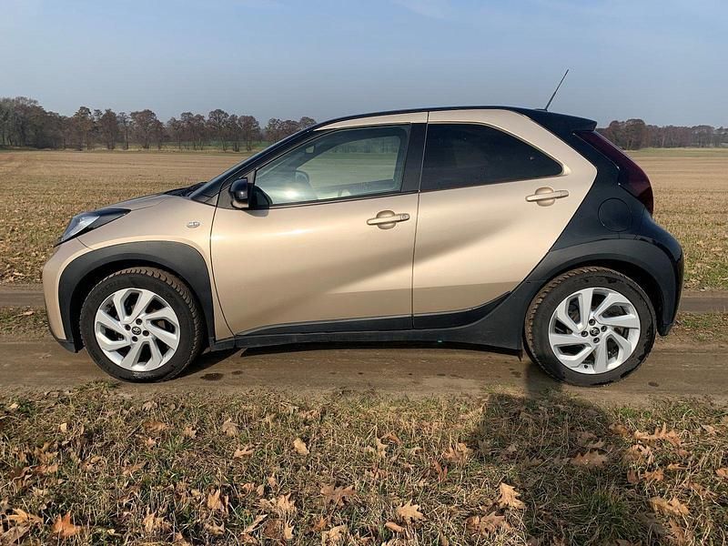 Gebraucht Toyota Aygo X Pulse 72 PS (52 kW) 2022 Beige SUV