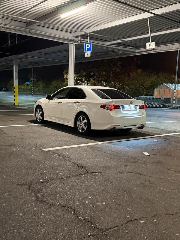 Weiß Gebraucht 2009 Honda Accord Type S Limousine | 13.500 € - Bild 1/4