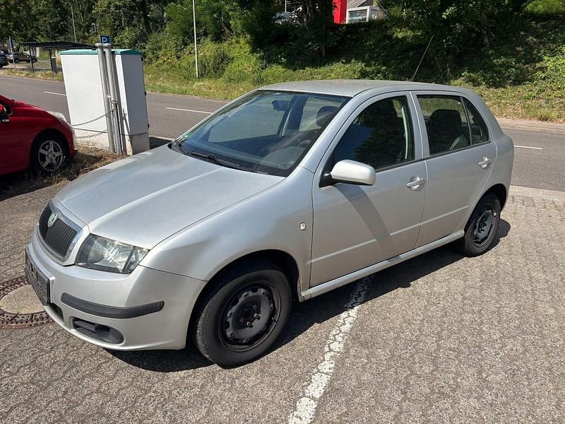Silber Gebraucht 2006 Skoda Fabia Kleinwagen | 590 € (Superpreis) - Bild 1/4