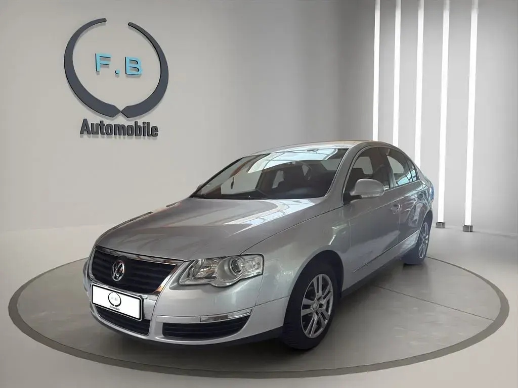 Gebraucht VW Passat 122 PS (89 kW) 2011 Reflexsilber Limousine