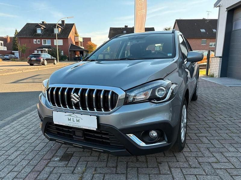 Grau Gebraucht 2020 Suzuki SX4 S-Cross SUV | 16.990 € (Guter Preis) - Bild 1/4