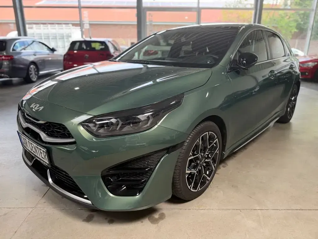 Gebraucht Kia Ceed GT GT-Line 136 PS (100 kW) 2023 Grün Limousine