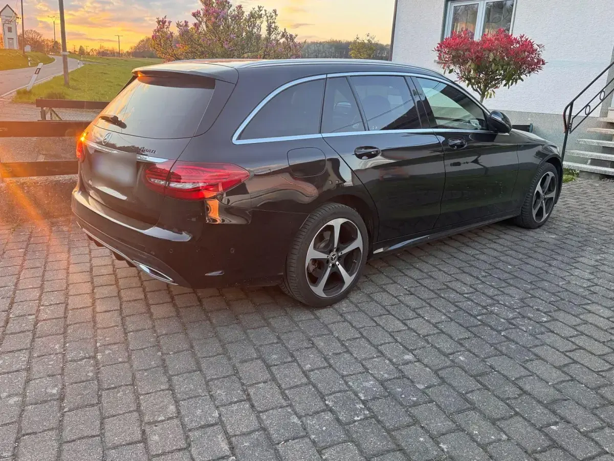 Gebraucht Mercedes C300 AMG 245 PS (180 kW) 2020 Schwarz Kombi