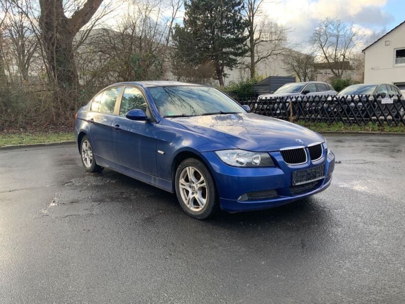 Montegoblau metallic Gebraucht 2007 BMW 318 Limousine | 1.990 € (Superpreis) - Bild 1/4