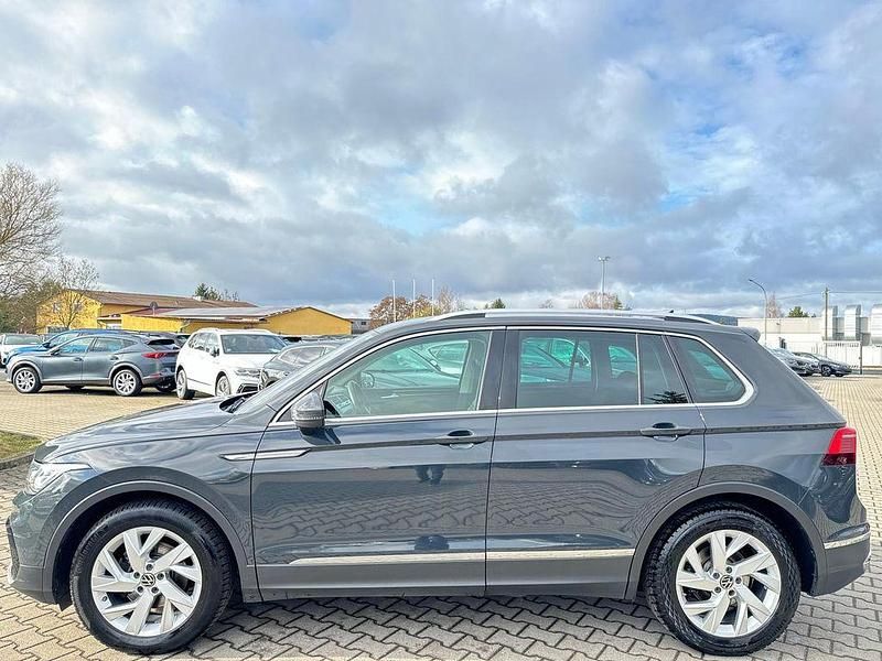 Gebraucht VW Tiguan Elegance 150 PS (110 kW) 2021 Grau SUV