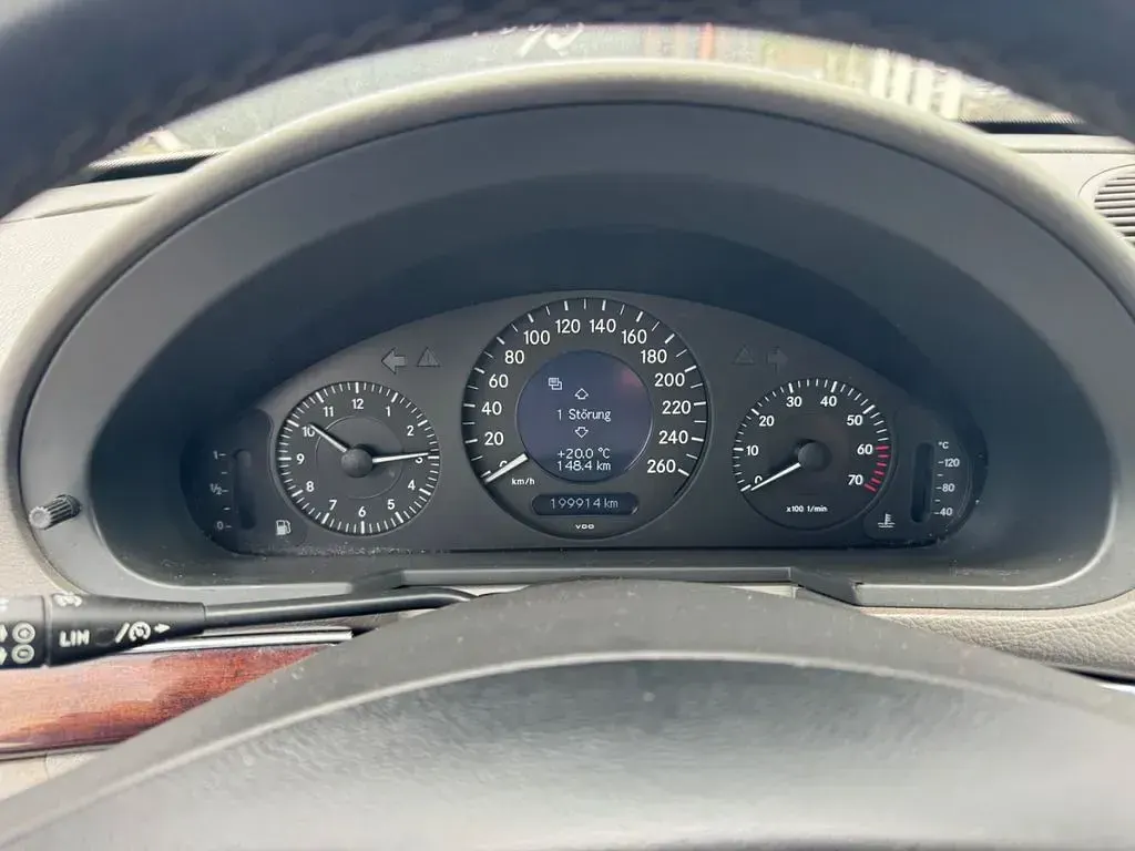 Gebraucht Mercedes E200 163 PS (119 kW) 2002 Silber Limousine