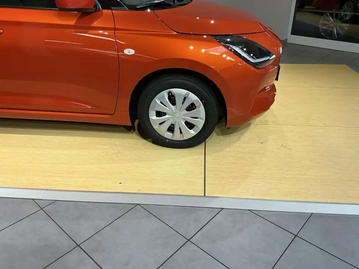 Neu Suzuki Swift Club 83 PS (61 kW) 2026 Flame orange pearl Kleinwagen