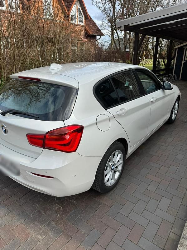 Gebraucht BMW 116 Advantage 109 PS (80 kW) 2019 Weiß Kleinwagen