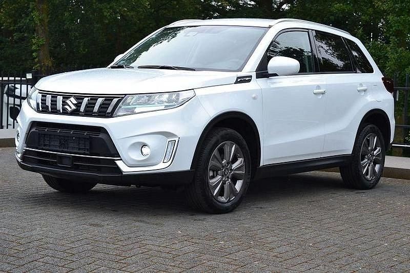 Weiss Gebraucht 2023 Suzuki Vitara GL SUV | 25.049 € (Fairer Preis) - Bild 1/4