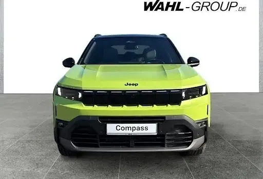 Neu Jeep Compass 145 PS (106 kW) 2026 Grün SUV