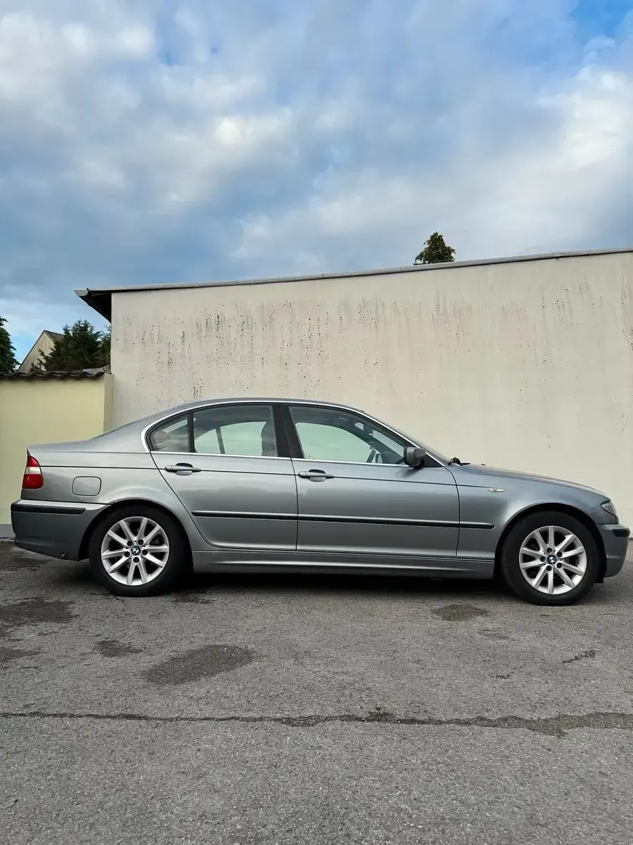 Gebraucht BMW 320 170 PS (125 kW) 2004 Grau Limousine
