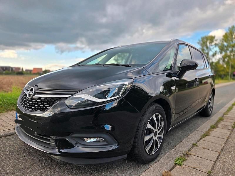 Schwarz Gebraucht 2017 Opel Zafira Van / Kleinbus | 6.100 € (Fairer Preis) - Bild 1/4