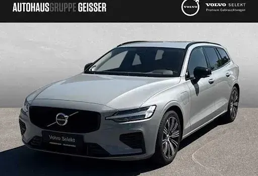 Używany Volvo V60 Plus 455 KM (334 kW) 2024 Szary Kombi