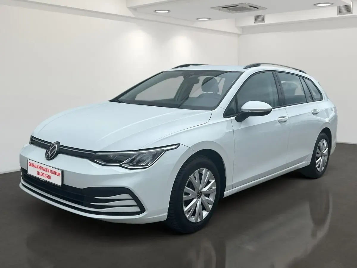 Gebraucht VW Golf VIII Life 116 PS (85 kW) 2023 Weiß Kombi