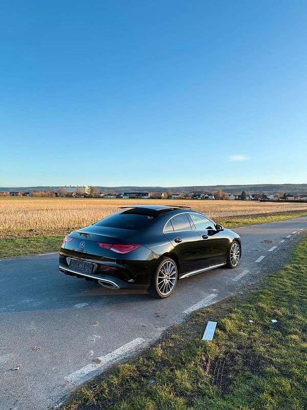 Gebraucht Mercedes CLA180 136 PS (100 kW) 2021 Schwarz Limousine