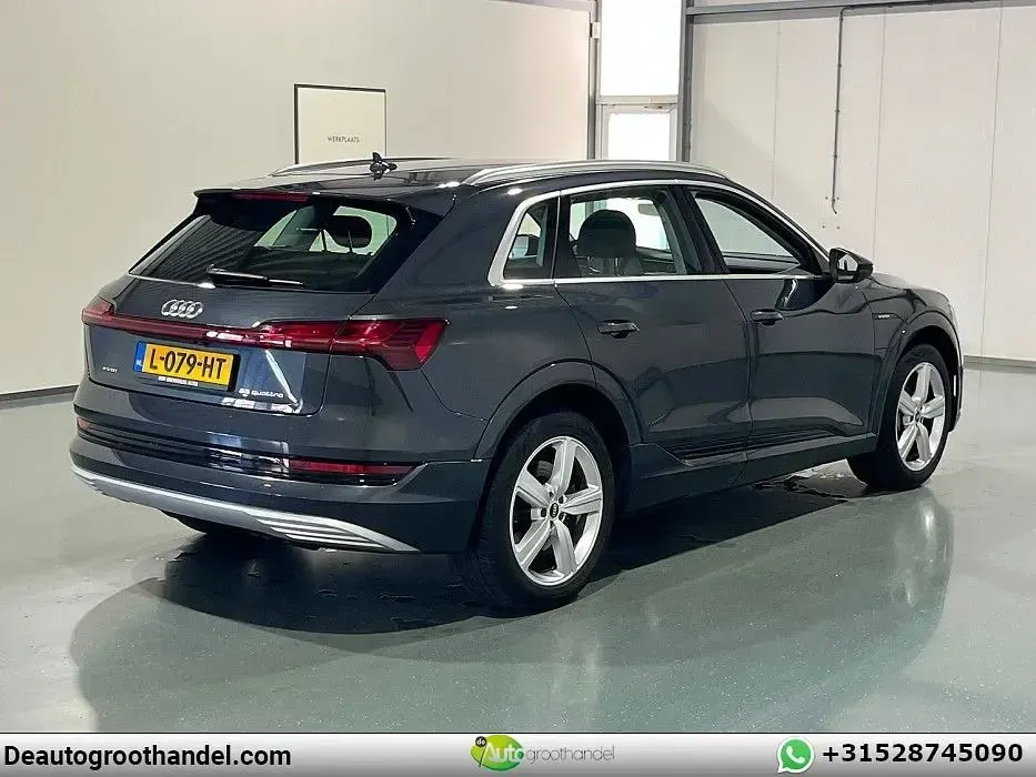 Gebraucht Audi e-tron Business 300 kW (408 PS) 2021 Grau SUV