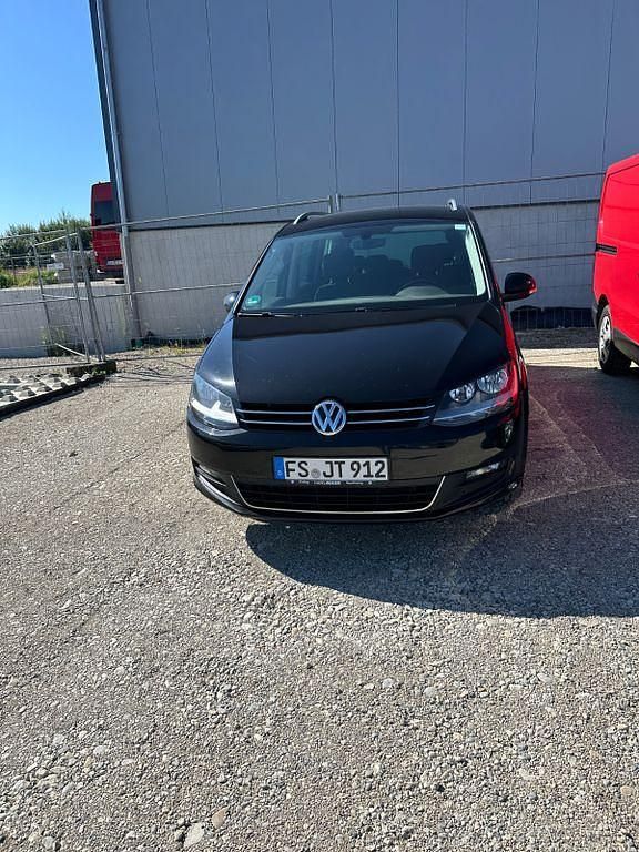 Schwarz Gebraucht 2017 VW Sharan Sound Van / Kleinbus | 16.900 € (Fairer Preis) - Bild 1/4